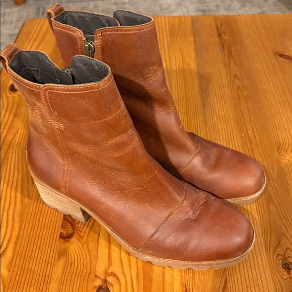 Sorel Brown leather boots - Picture 1 of 12